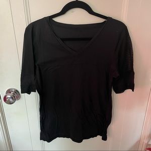 RARE black Lululemon relaxed fit shirt with mesh sleeves and V-neck, size 6